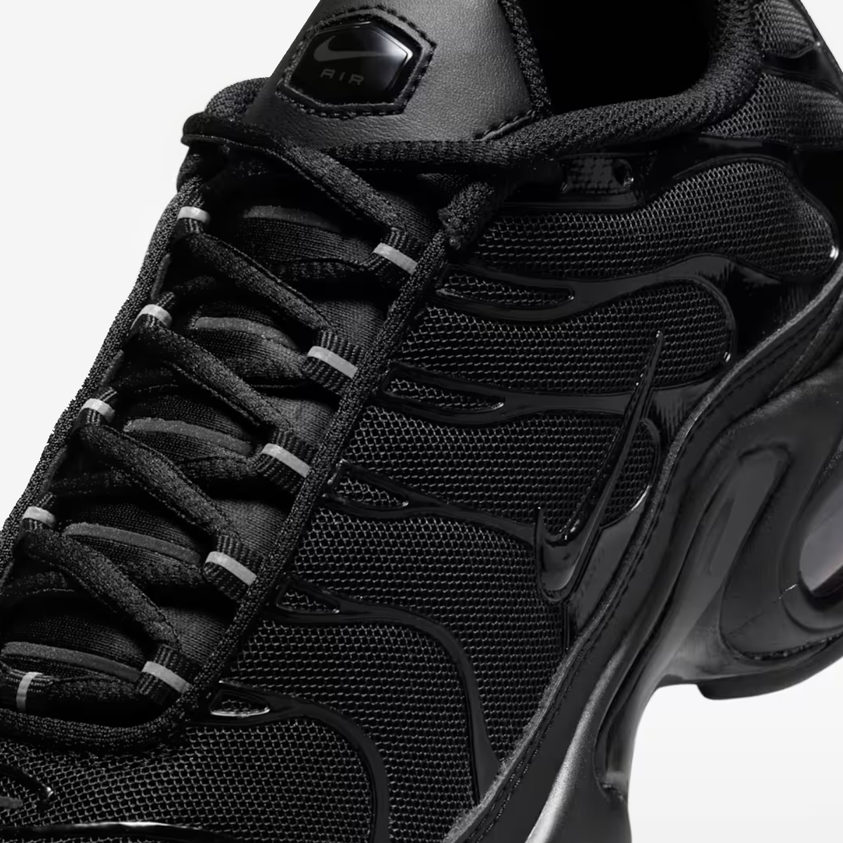 Nike Air Max Plus "Triple Black"
