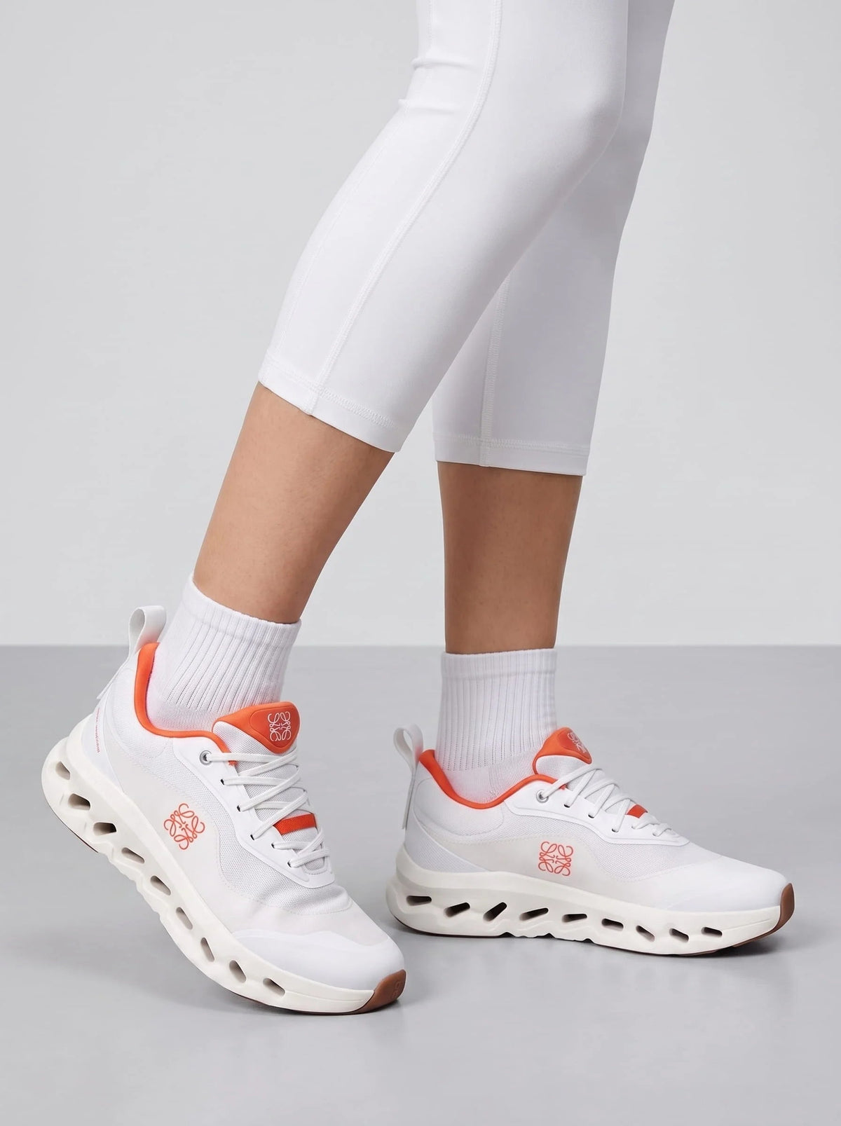 Cloudtilt 2 x Loewe